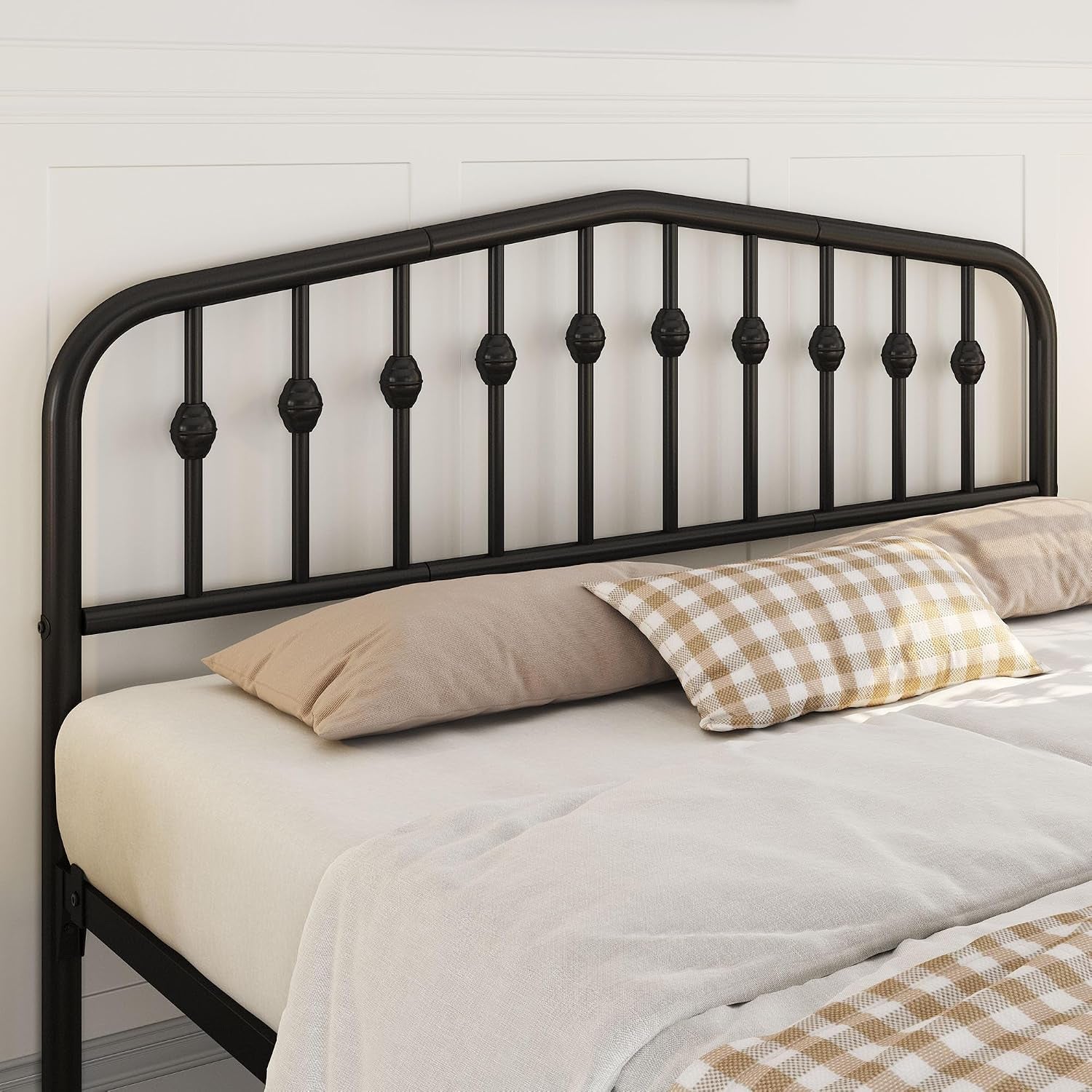 5Ft King Bed Frame Slatted Metal Bed with Crown-Inspired Design Headboard/Spacious Under-Bed Storage Black King Bed